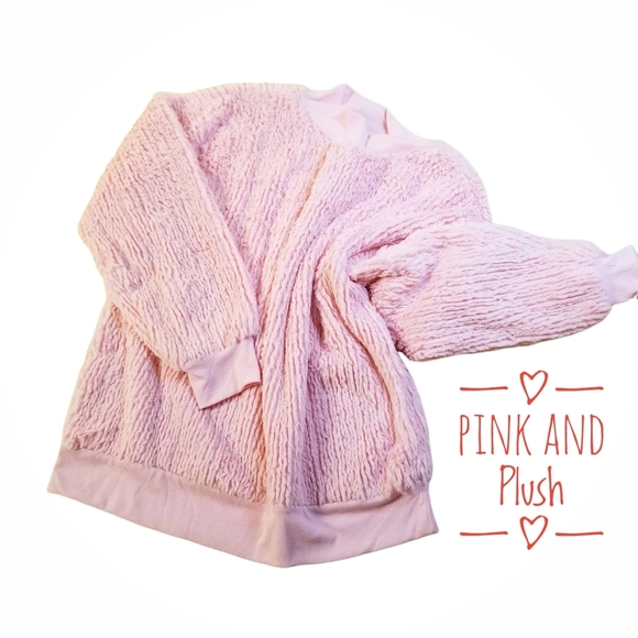 Crown & Ivy Plush Pullover Size Large - Picture 1 of 10